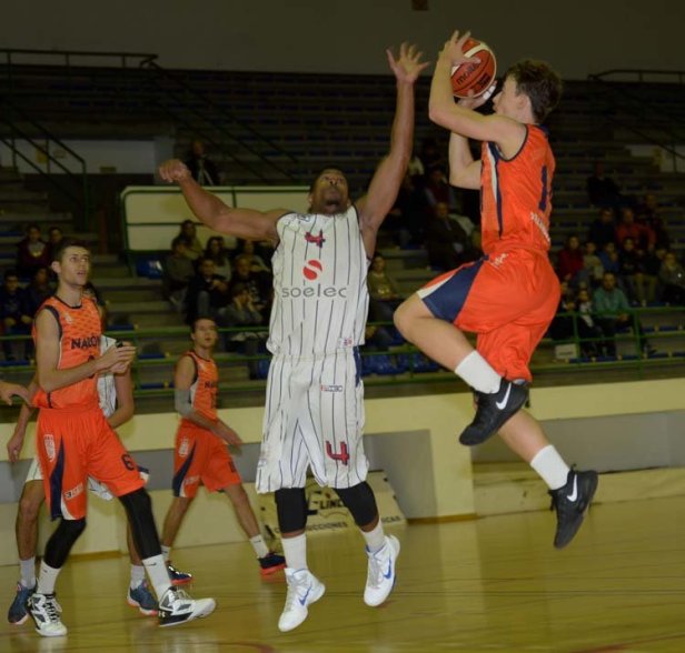 Baloncesto Narón contra Santo Domingo /