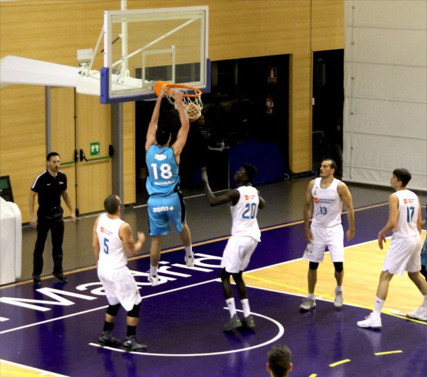 Madrid vs Estu (Foto Josep Vanaclocha)