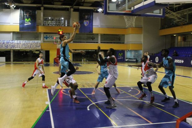 Estudiantes vs Villarrobledo (Foto Josep Vanaclocha)