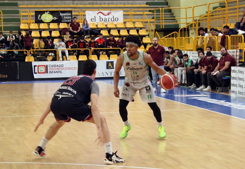 Tras su derrota hace una semana, Tormes recuperó la senda del triunfo ante Obradoiro (Foto: @CBTormes)